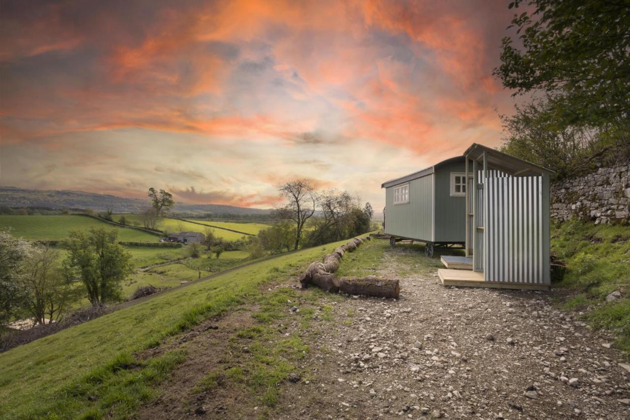 The Heron Shepherds Hut At Lyth Valley Brigsteer エクステリア 写真