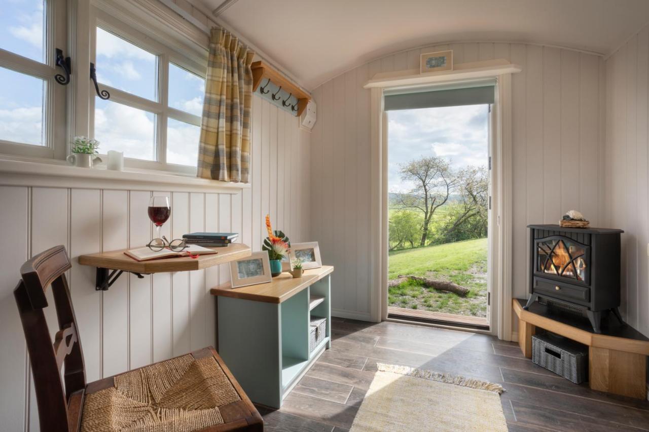 The Heron Shepherds Hut At Lyth Valley Brigsteer エクステリア 写真