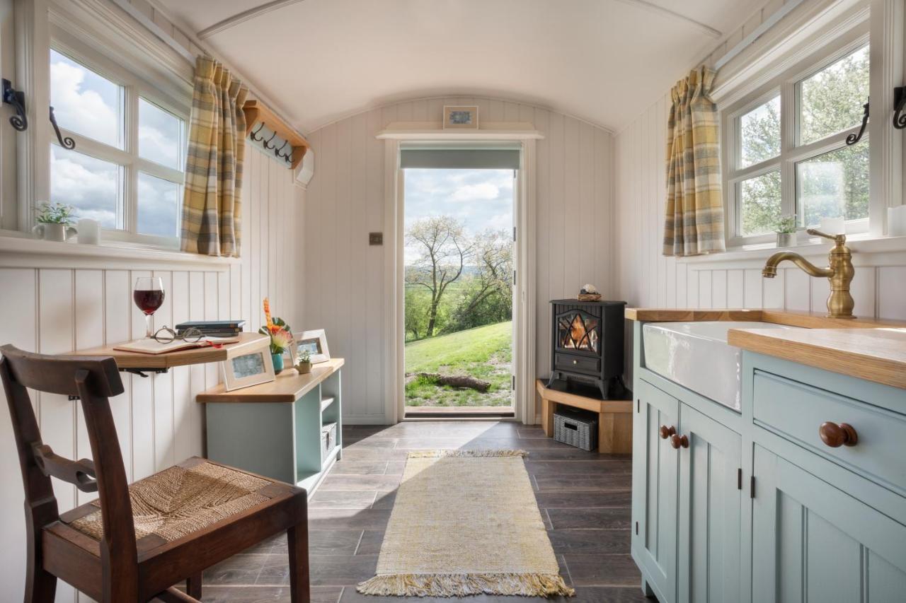 The Heron Shepherds Hut At Lyth Valley Brigsteer エクステリア 写真